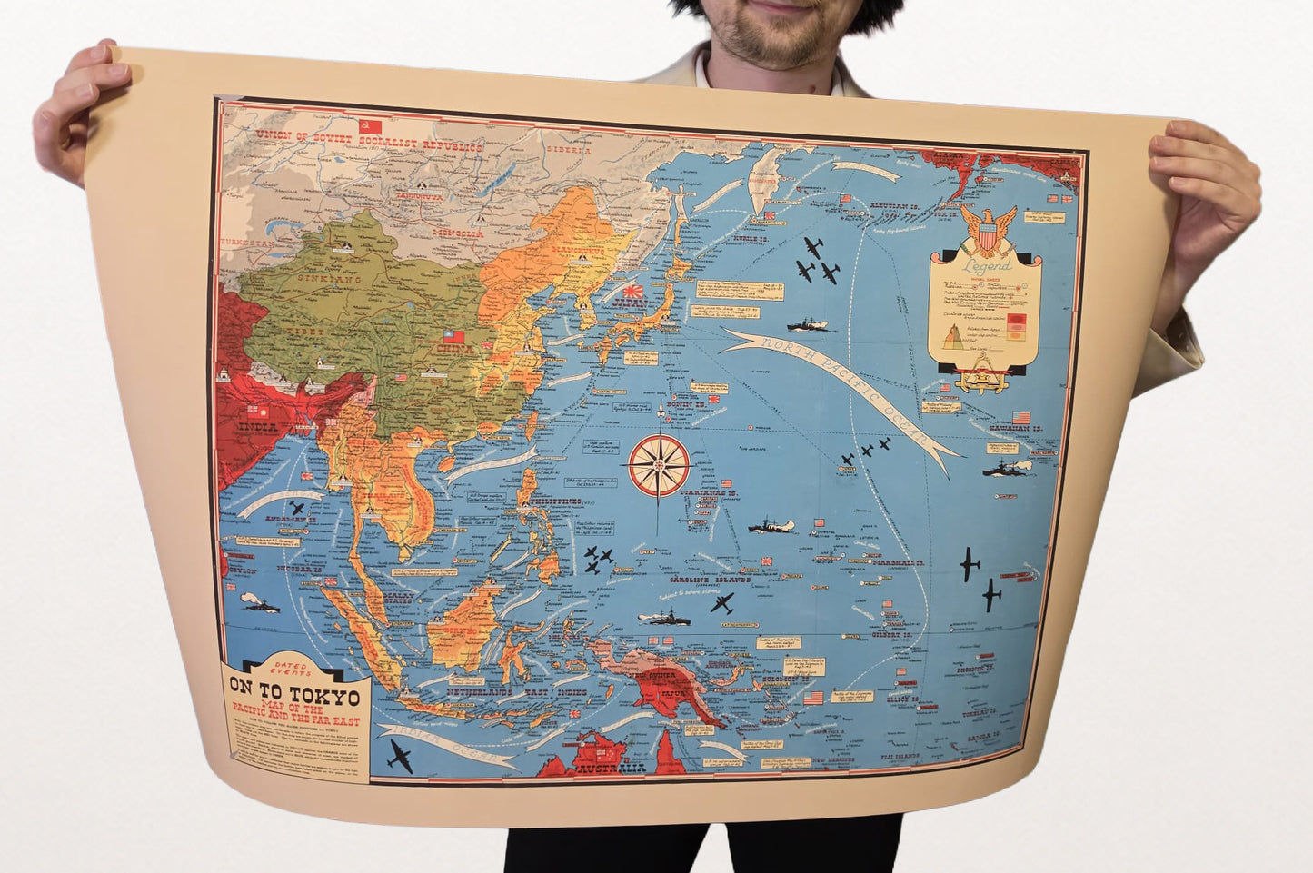 Affiche de la carte du théâtre du Pacifique 1944 - Imprimé illustré de la Seconde Guerre mondiale de l'Asie et du Pacifique : En route vers Tokyo